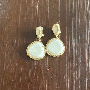 Kendra Scott Cream and Gold Teardrop Earrings